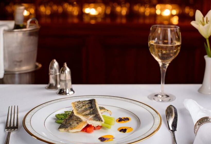 Отель Killarney Royal