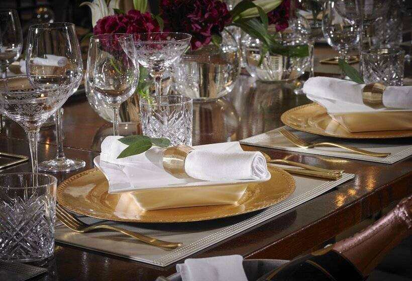 Отель Killarney Royal