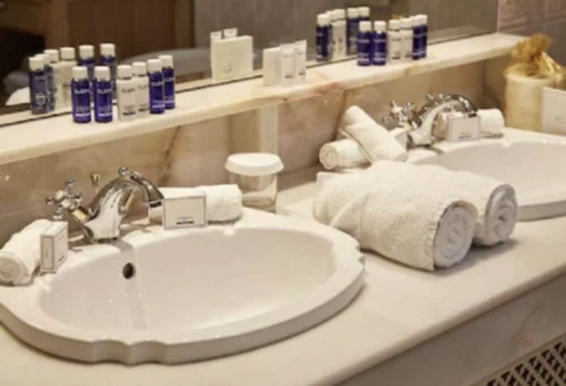 Отель Killarney Royal