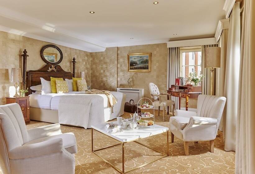 Отель Killarney Royal