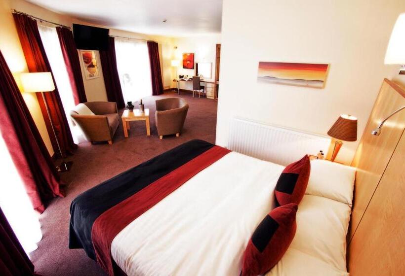 La Mon Hotel & Country Club