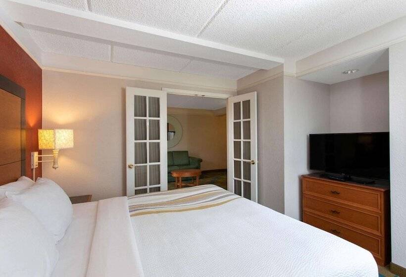 Отель La Quinta By Wyndham Jacksonville Butler Blvd