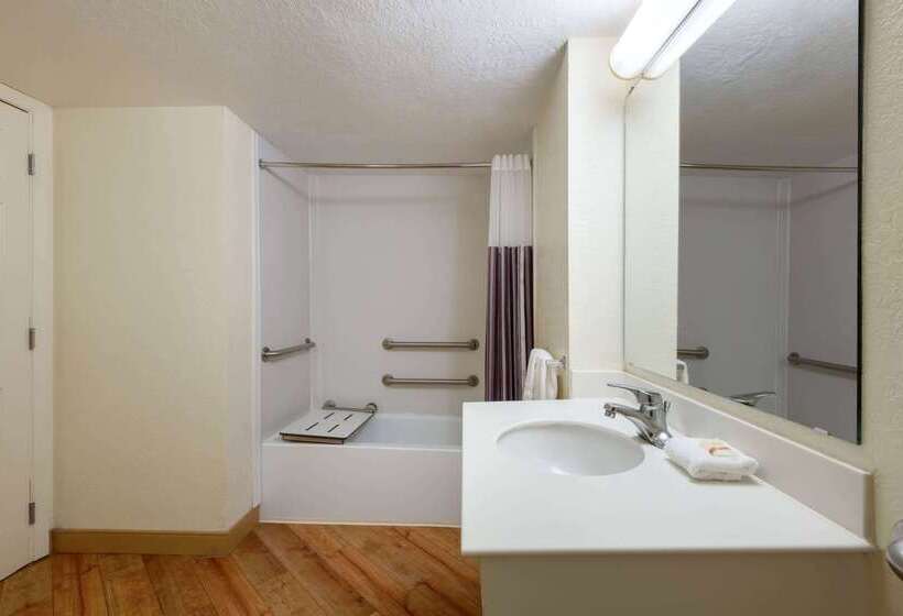 בית מלון כפרי La Quinta East Deerfield Beach   Boca Raton