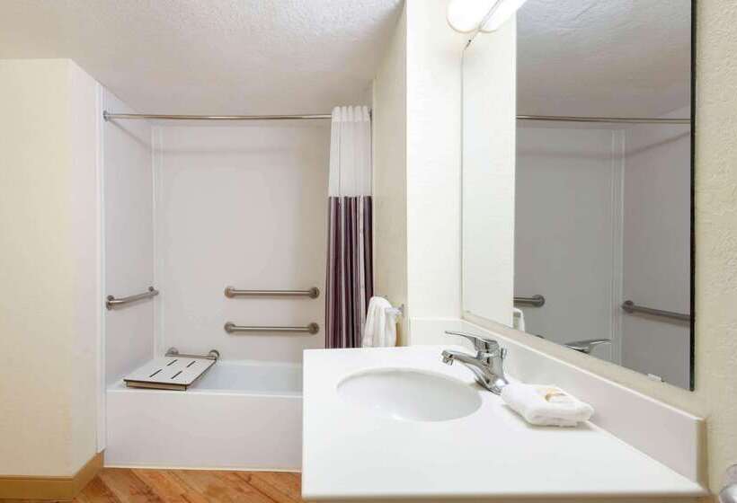 فندق La Quinta East Deerfield Beach   Boca Raton