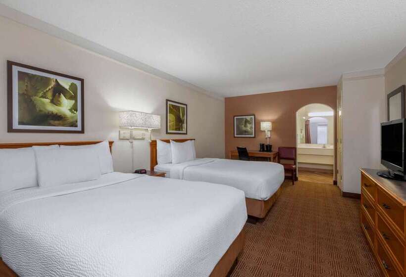 فندق La Quinta East Deerfield Beach   Boca Raton