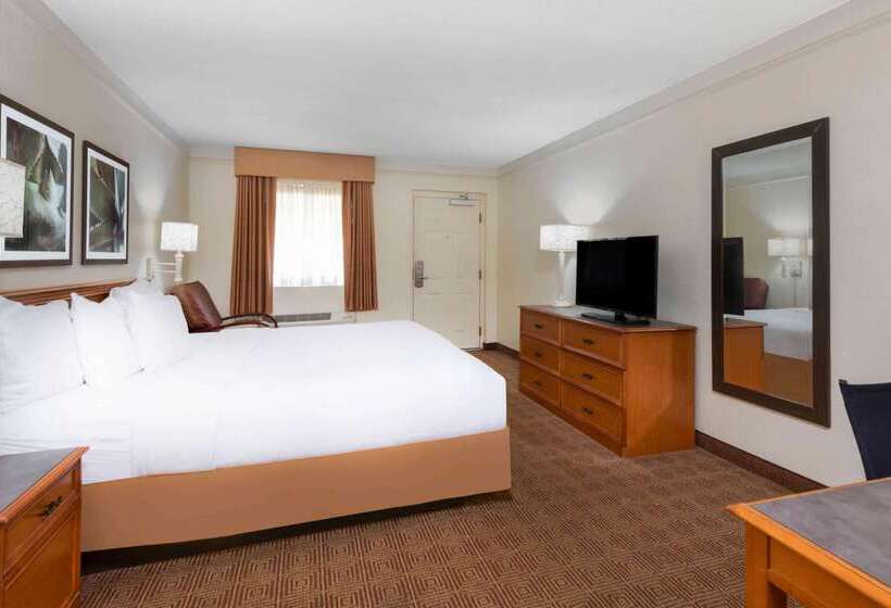 فندق La Quinta East Deerfield Beach   Boca Raton