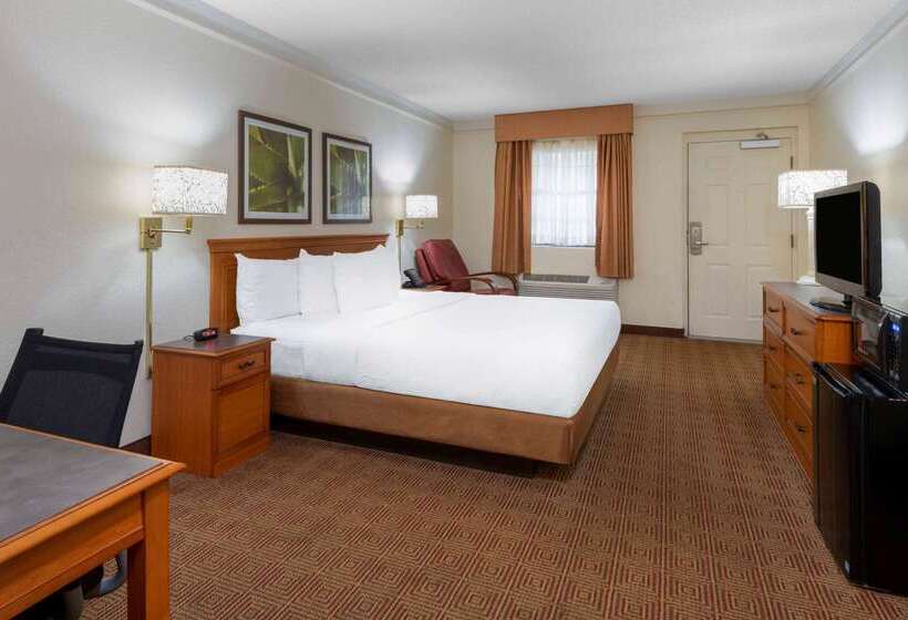 فندق La Quinta East Deerfield Beach   Boca Raton