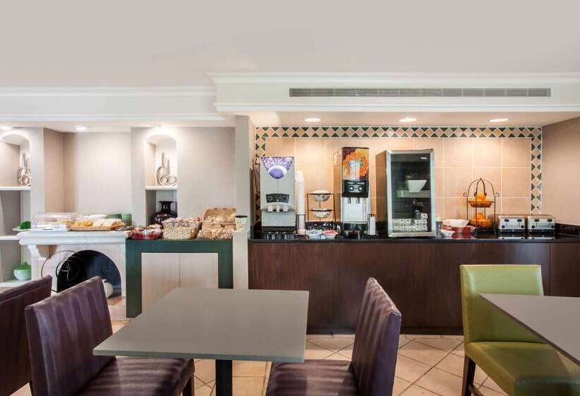 호텔 Baymont By Wyndham Fort Myers Central