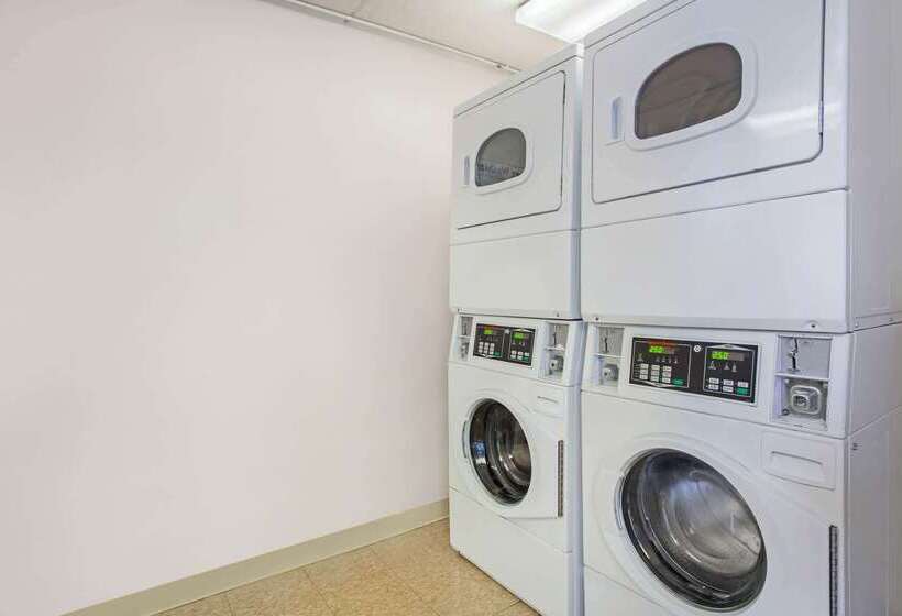 호텔 Baymont By Wyndham Fort Myers Central