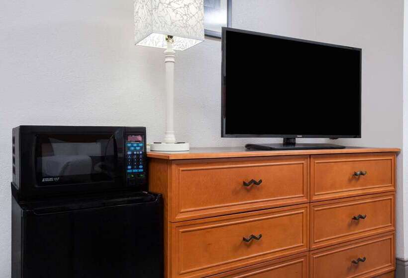 호텔 Baymont By Wyndham Fort Myers Central