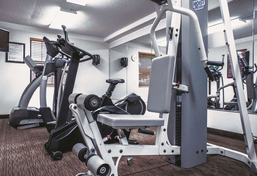 هتل La Quinta Inn By Wyndham Moline Airport