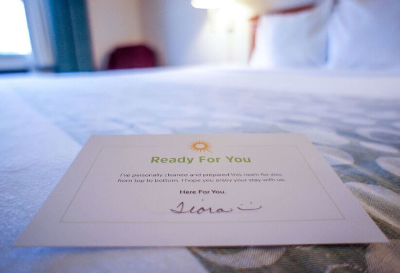 هتل La Quinta Inn By Wyndham Moline Airport