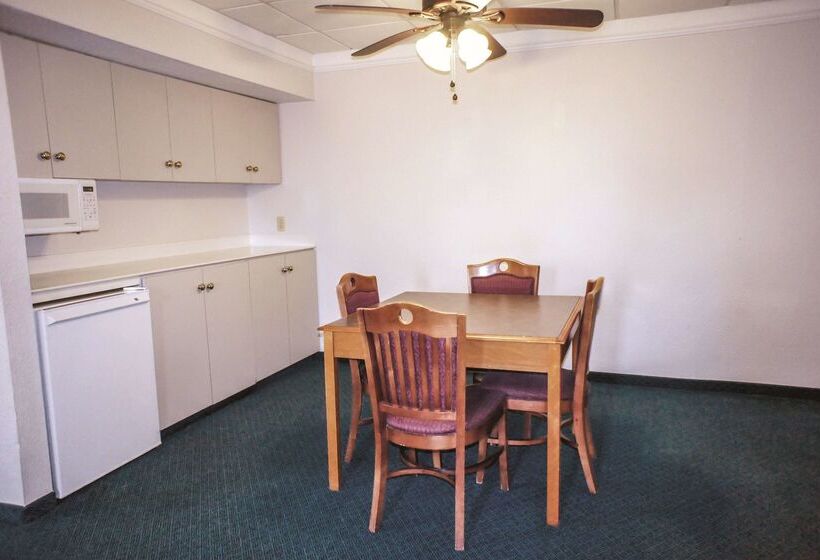 酒店 La Quinta Inn By Wyndham Moline Airport