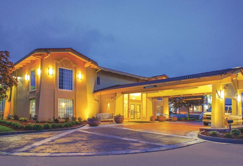 酒店 La Quinta Inn By Wyndham Moline Airport