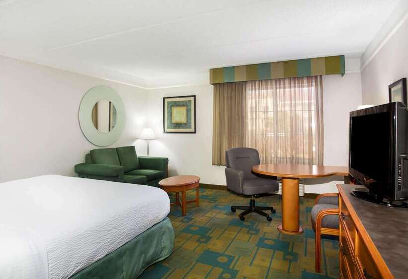 ホテル La Quinta By Wyndham Austin Southwest