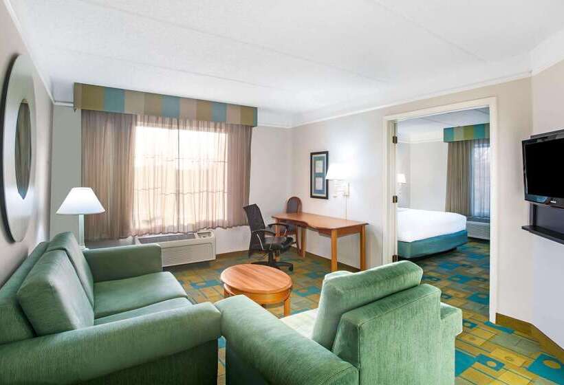 ホテル La Quinta By Wyndham Austin Southwest