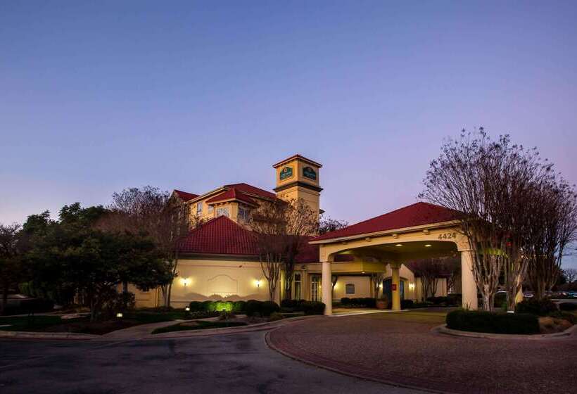 هتل La Quinta By Wyndham Austin Southwest