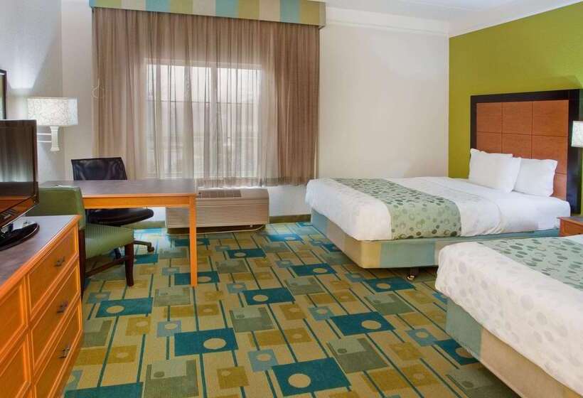 Отель La Quinta By Wyndham Greenville Haywood