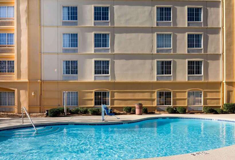 Отель La Quinta By Wyndham Greenville Haywood