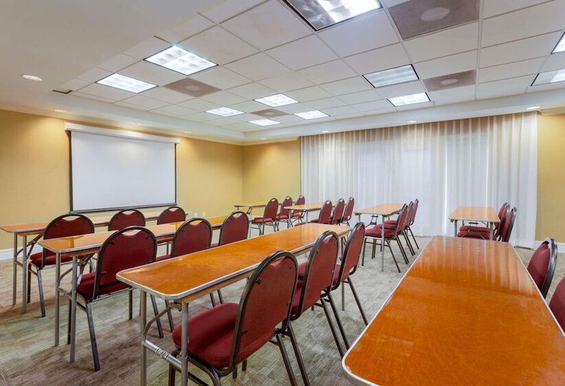 בית מלון כפרי La Quinta By Wyndham Lakeland West
