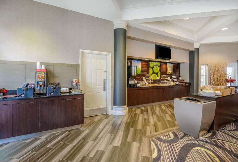 هتل La Quinta Inn & Suites By Wyndham Myrtle Beach Broadway Area
