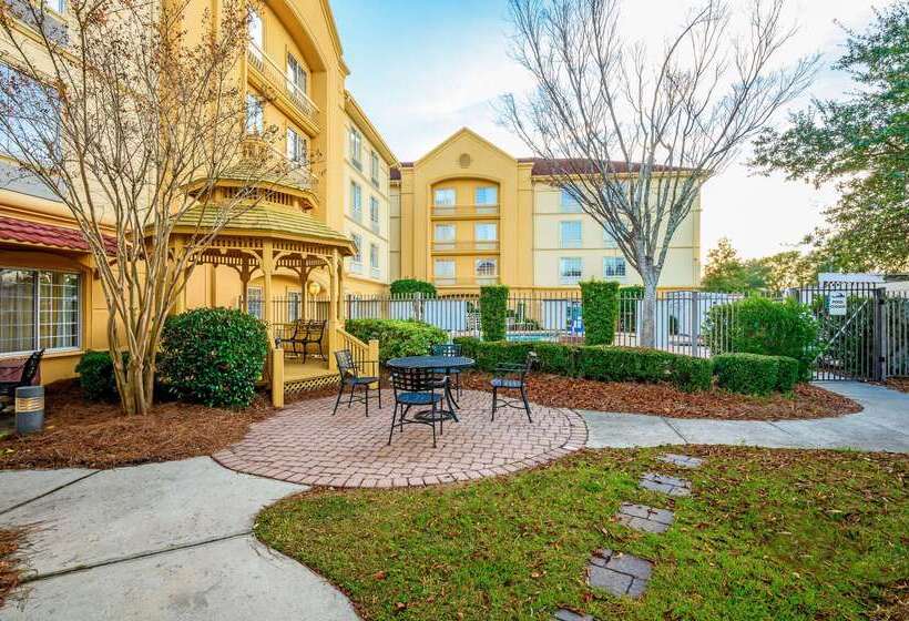 هتل La Quinta Inn & Suites By Wyndham Myrtle Beach Broadway Area