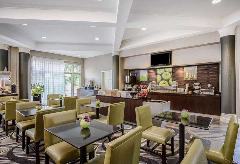 هتل La Quinta Inn & Suites By Wyndham Myrtle Beach Broadway Area