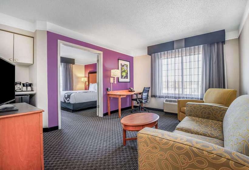 هتل La Quinta Inn & Suites By Wyndham Myrtle Beach Broadway Area