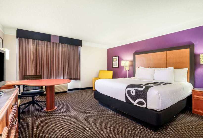 هتل La Quinta Inn & Suites By Wyndham Myrtle Beach Broadway Area