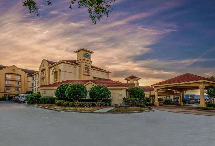 هتل La Quinta Inn & Suites By Wyndham Myrtle Beach Broadway Area