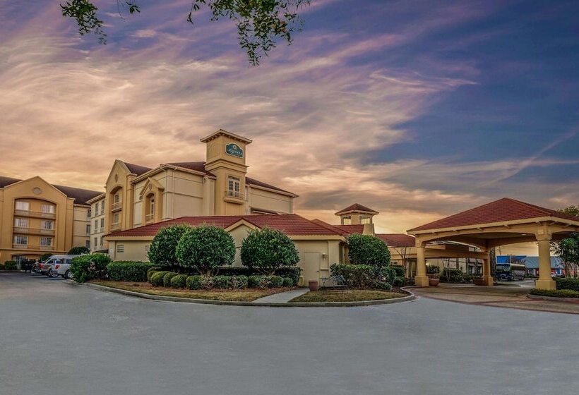 هتل La Quinta Inn & Suites By Wyndham Myrtle Beach Broadway Area