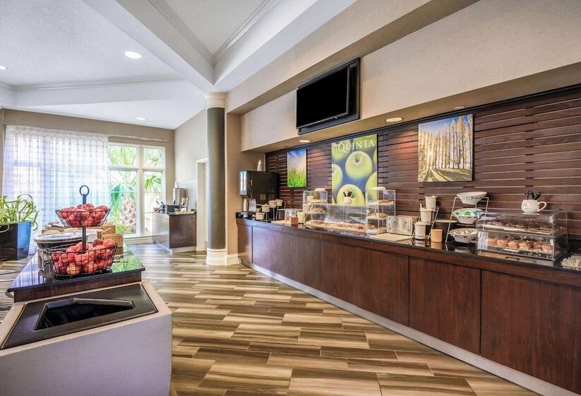 هتل La Quinta Inn & Suites By Wyndham Myrtle Beach Broadway Area