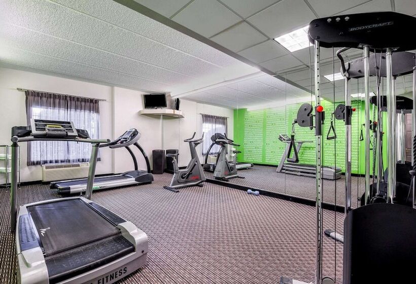 هتل La Quinta Inn & Suites By Wyndham Myrtle Beach Broadway Area