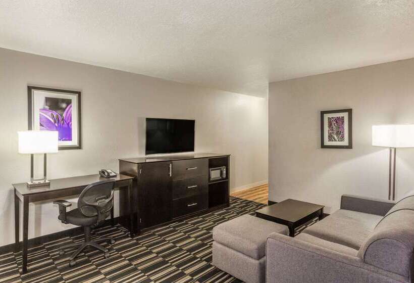 Отель La Quinta By Wyndham Orlando Universal Area   Free Shuttle To Universal