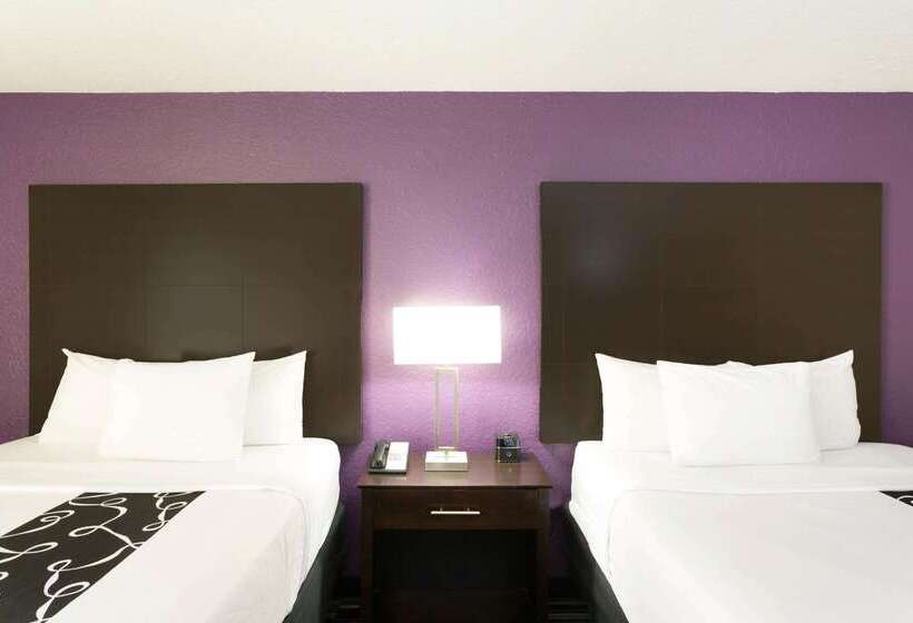 Отель La Quinta By Wyndham Orlando Universal Area   Free Shuttle To Universal