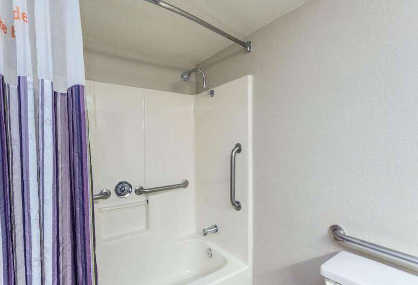 Отель La Quinta By Wyndham Orlando Universal Area   Free Shuttle To Universal