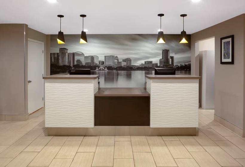 Отель La Quinta By Wyndham Orlando Universal Area   Free Shuttle To Universal