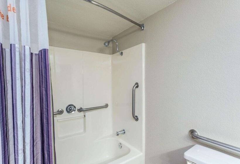 Отель La Quinta By Wyndham Orlando Universal Area   Free Shuttle To Universal