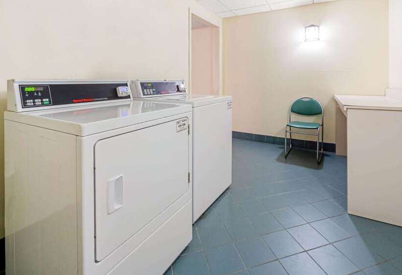 호텔 La Quinta By Wyndham Salt Lake City Airport