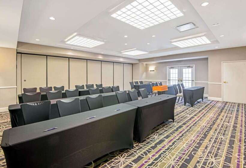 בית מלון כפרי La Quinta By Wyndham San Antonio Airport