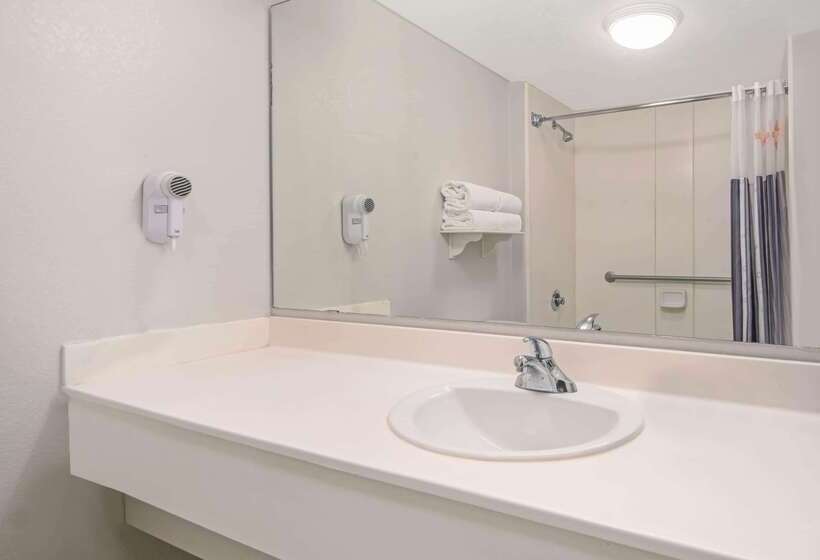 בית מלון כפרי La Quinta By Wyndham San Antonio Airport