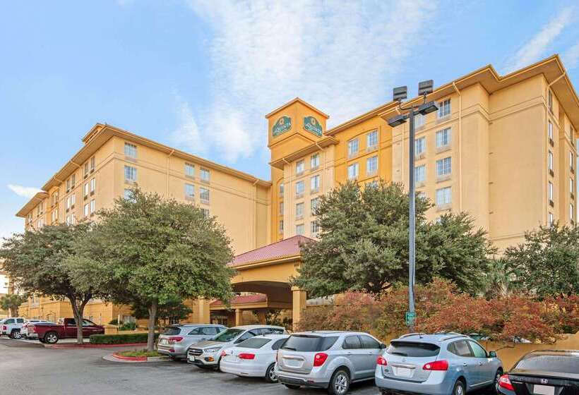 בית מלון כפרי La Quinta By Wyndham San Antonio Airport