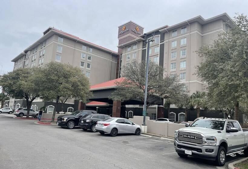 בית מלון כפרי La Quinta By Wyndham San Antonio Airport