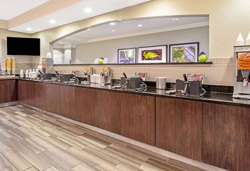 בית מלון כפרי La Quinta By Wyndham San Antonio Airport