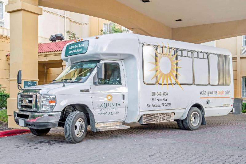 בית מלון כפרי La Quinta By Wyndham San Antonio Airport