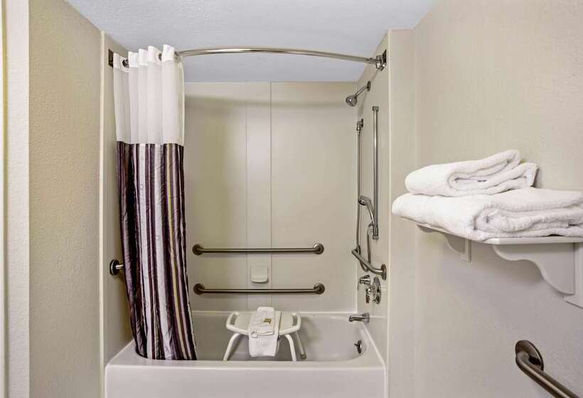 فندق La Quinta By Wyndham Winston Salem