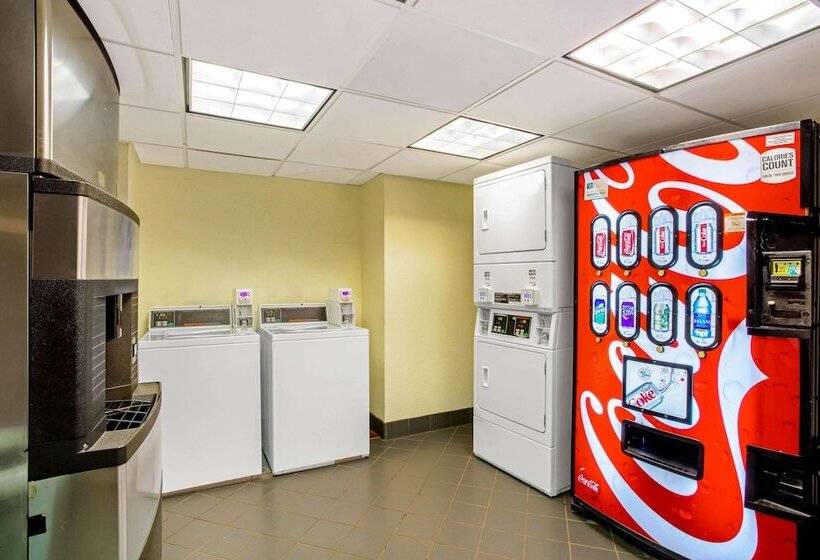 Отель La Quinta By Wyndham Winston Salem