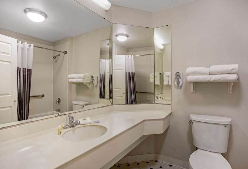 فندق La Quinta By Wyndham Winston Salem