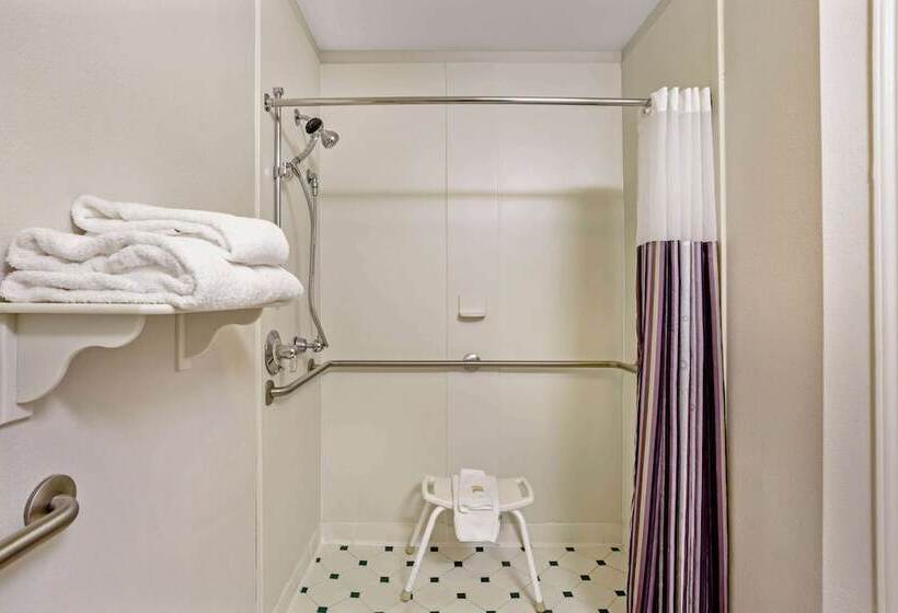 Отель La Quinta By Wyndham Winston Salem