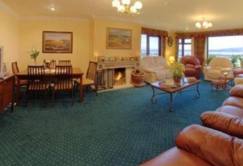 ホテル Lakelands House